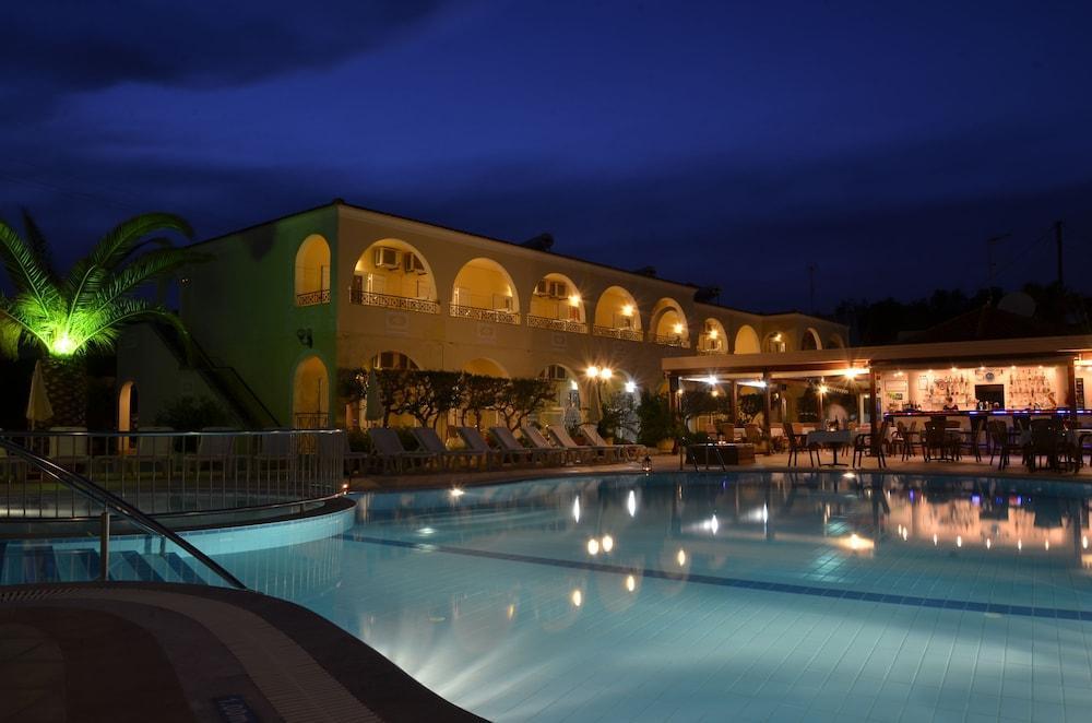 Konstantina Apartments Kávos Zewnętrze zdjęcie