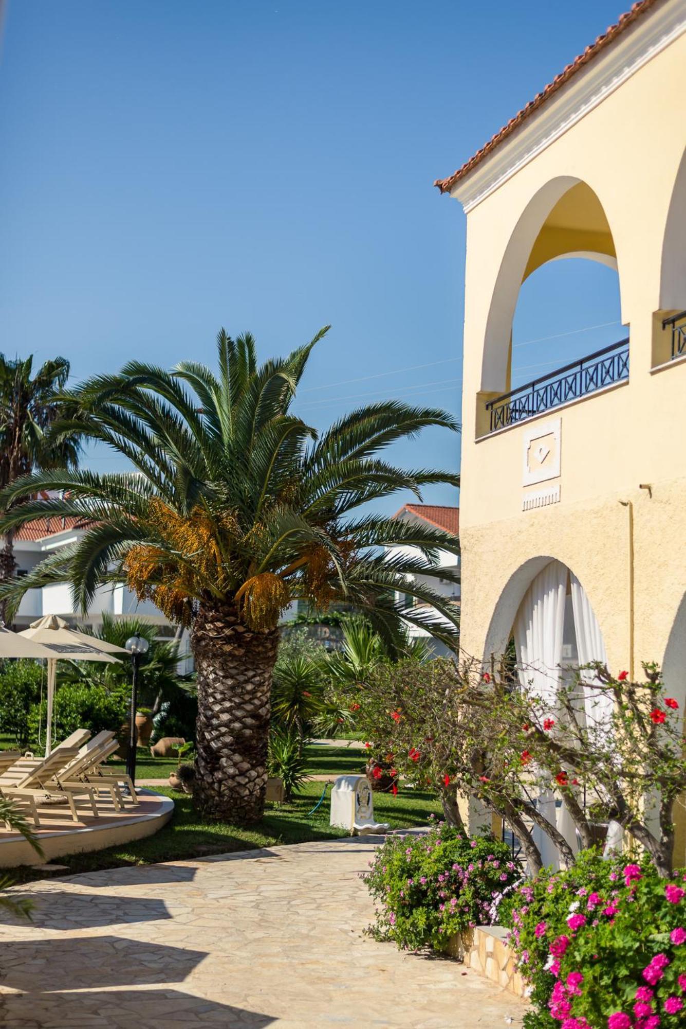 Konstantina Apartments Kávos Zewnętrze zdjęcie