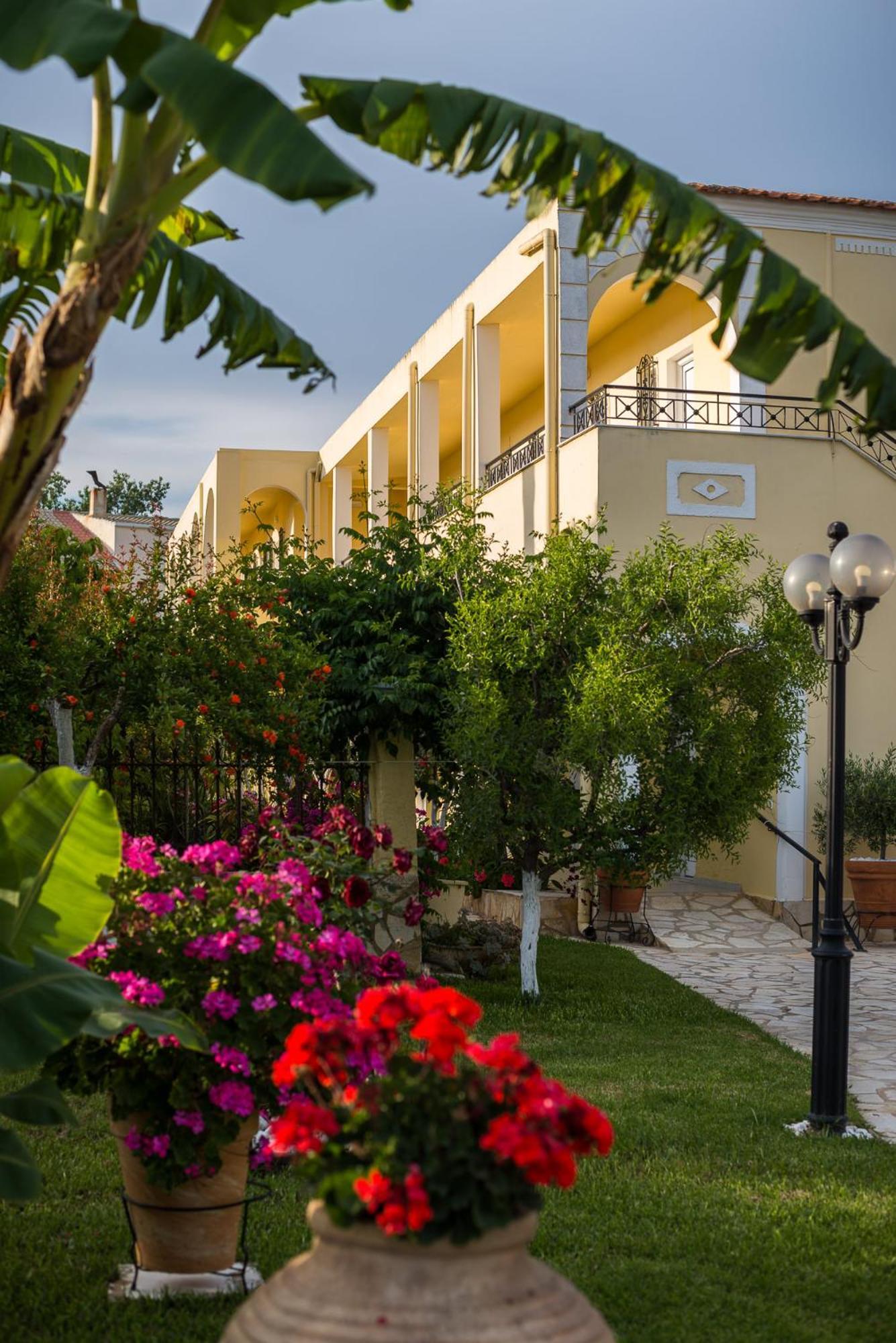 Konstantina Apartments Kávos Zewnętrze zdjęcie