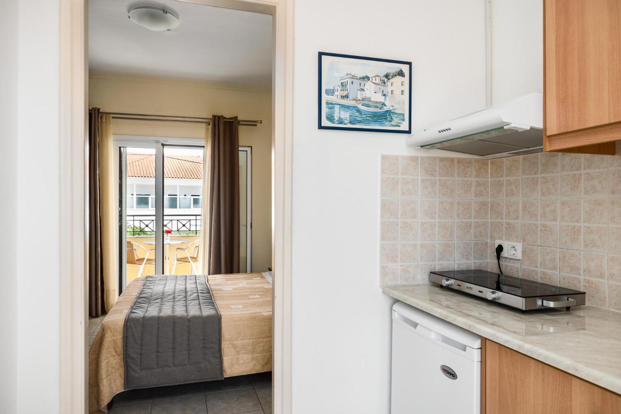 Konstantina Apartments Kávos Zewnętrze zdjęcie